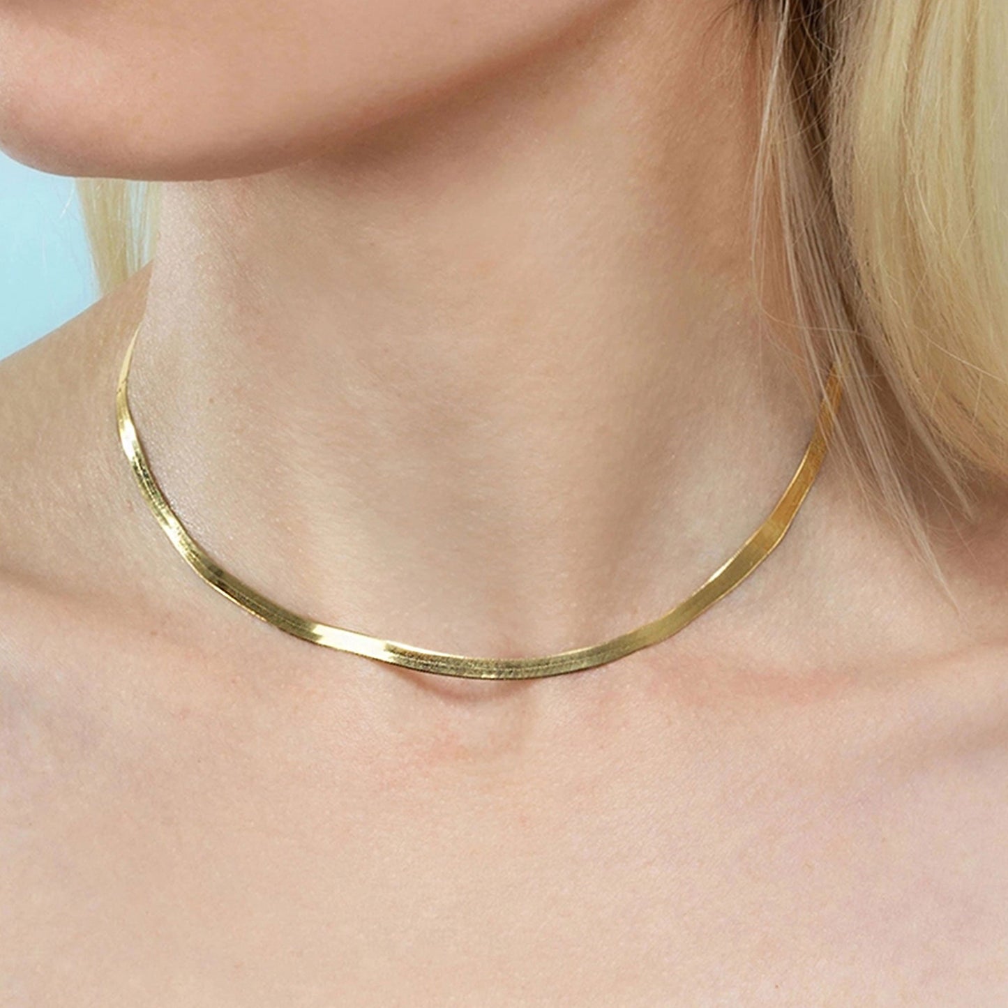 Herringbone Chain Necklace in Gold