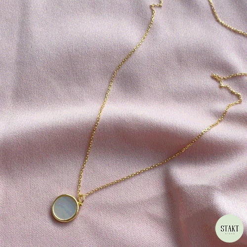 Round Mother of Pearl Pendant Necklace in Gold
