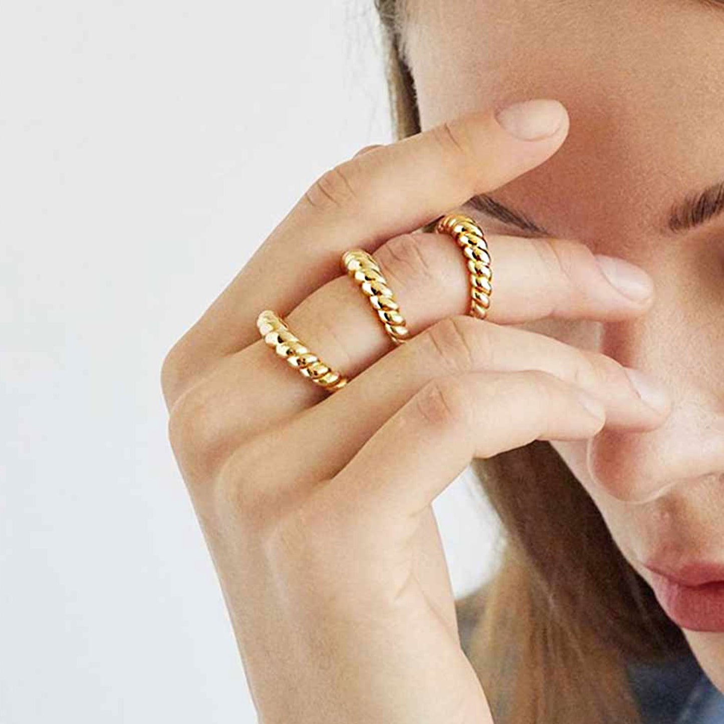 Croissant Ring in Gold