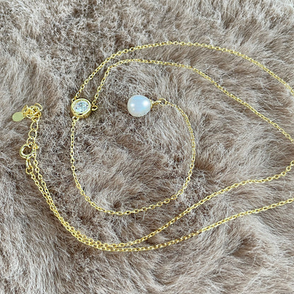 Pearl Drop Necklace in Gold