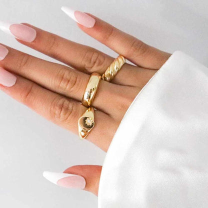 Half Croissant Ring in Gold