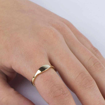 Slim Signet Ring in Gold