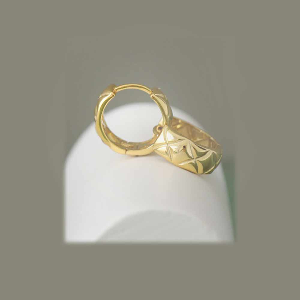 Quilted Huggie Hoop Earrings in Gold