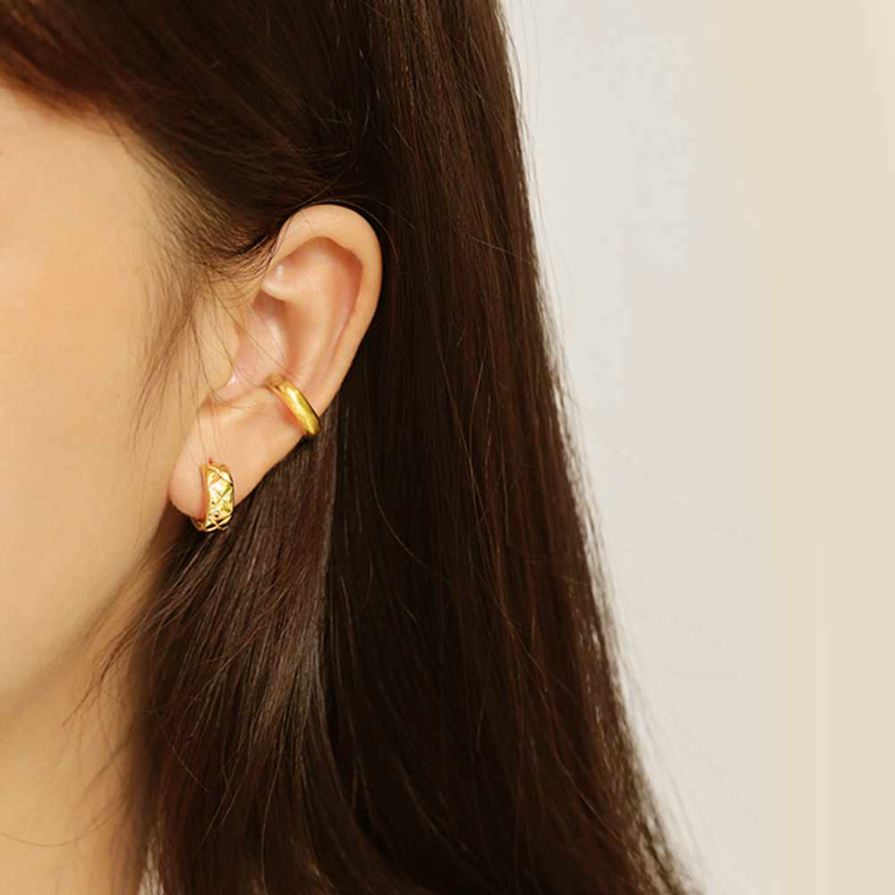Quilted Huggie Hoop Earrings in Gold